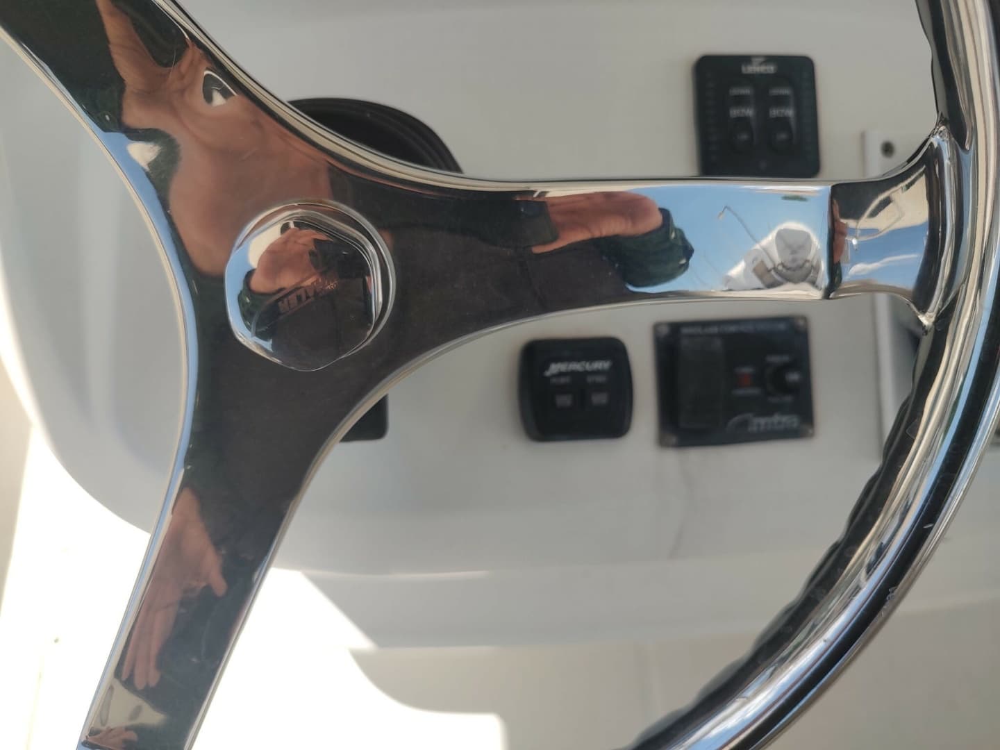 2006 Boston Whaler 320 Outrage