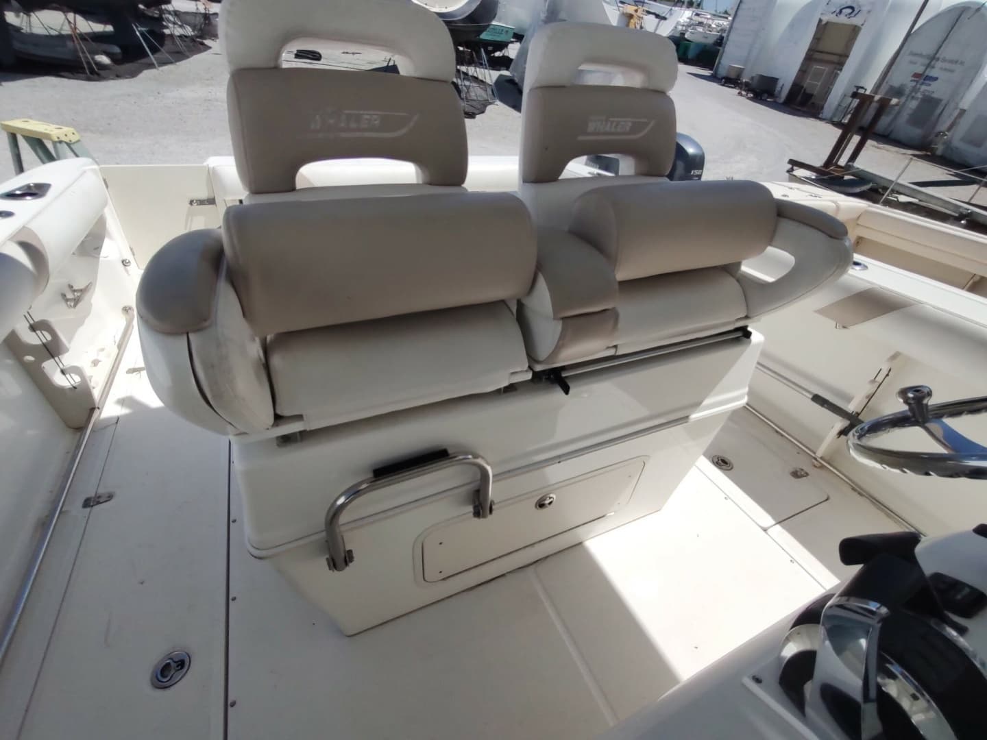 2006 Boston Whaler 320 Outrage