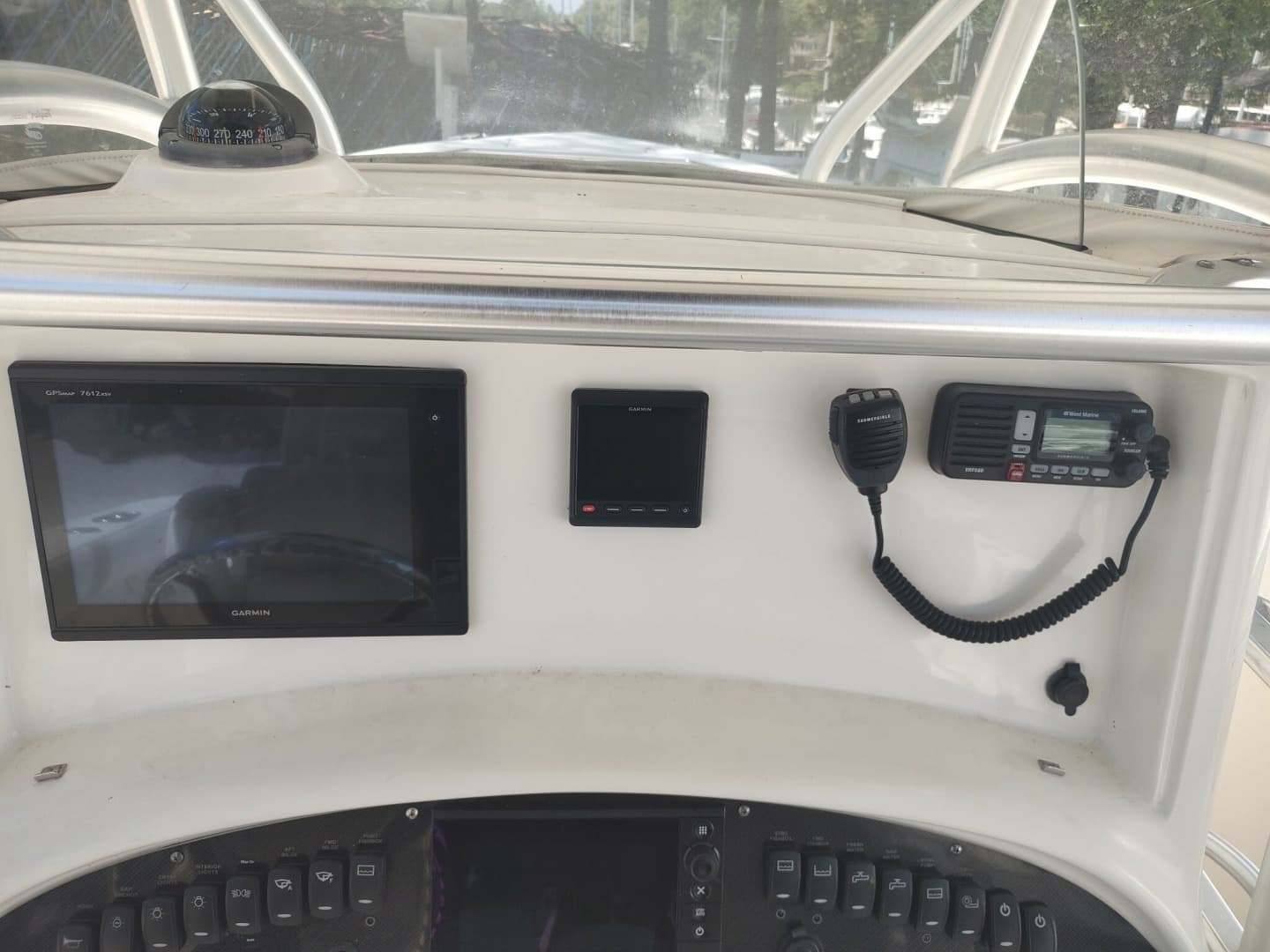 2006 Boston Whaler 320 Outrage