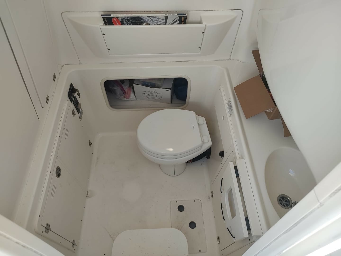 2006 Boston Whaler 320 Outrage