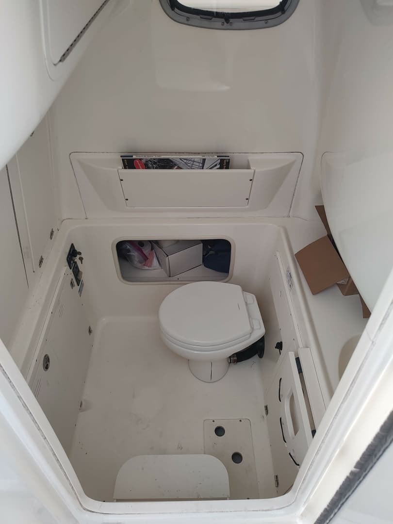 2006 Boston Whaler 320 Outrage