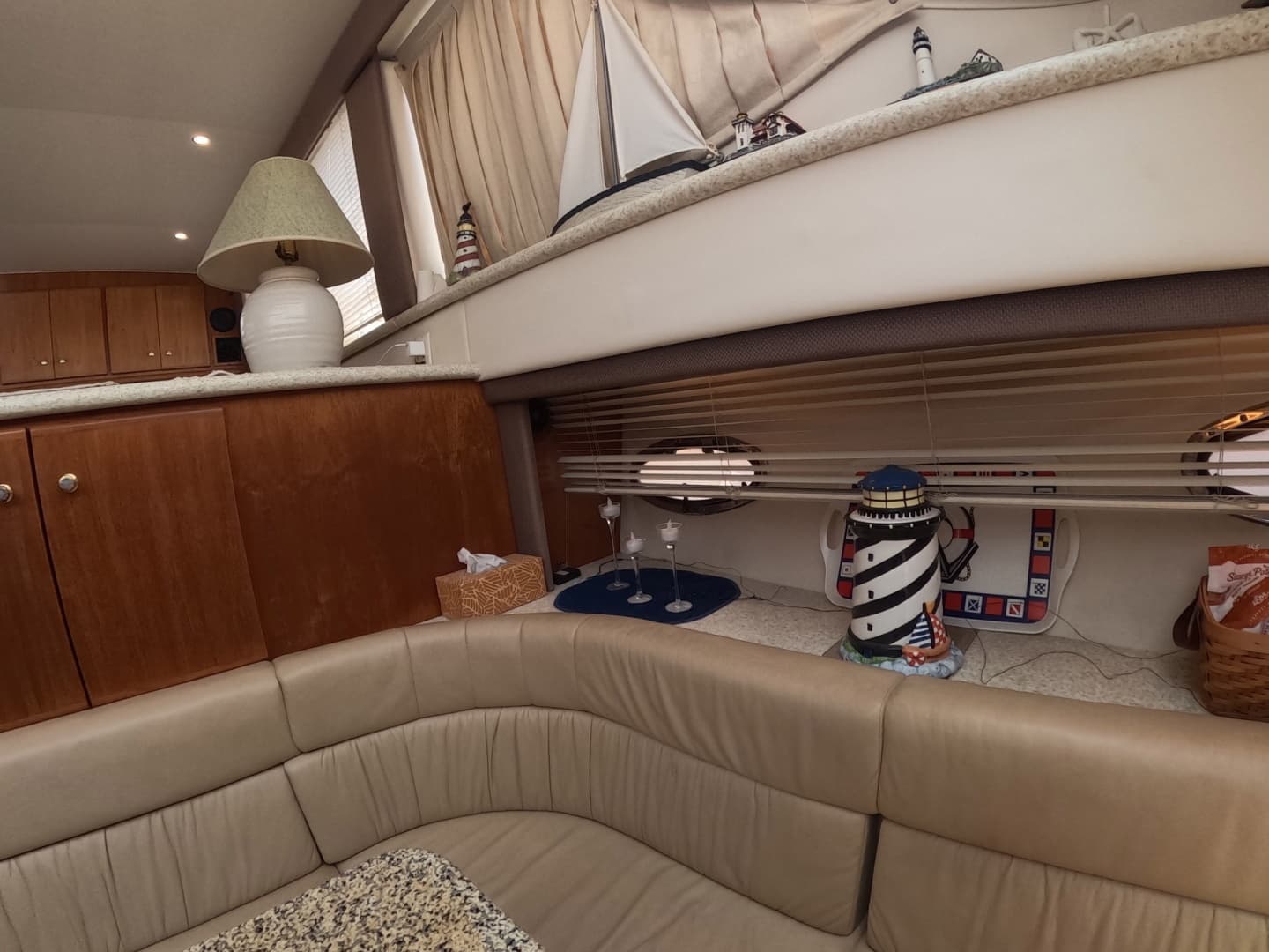 2000 Carver 406 Motor Yacht