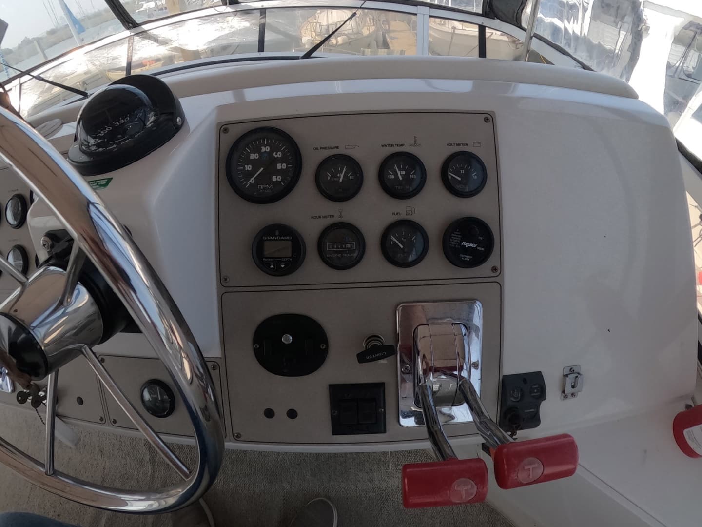 2000 Carver 406 Motor Yacht