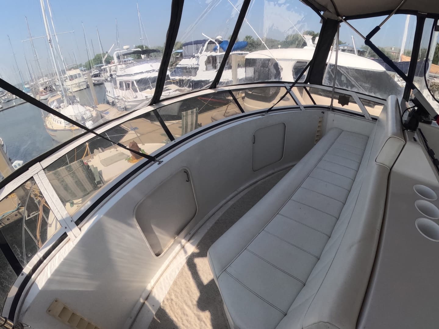2000 Carver 406 Motor Yacht