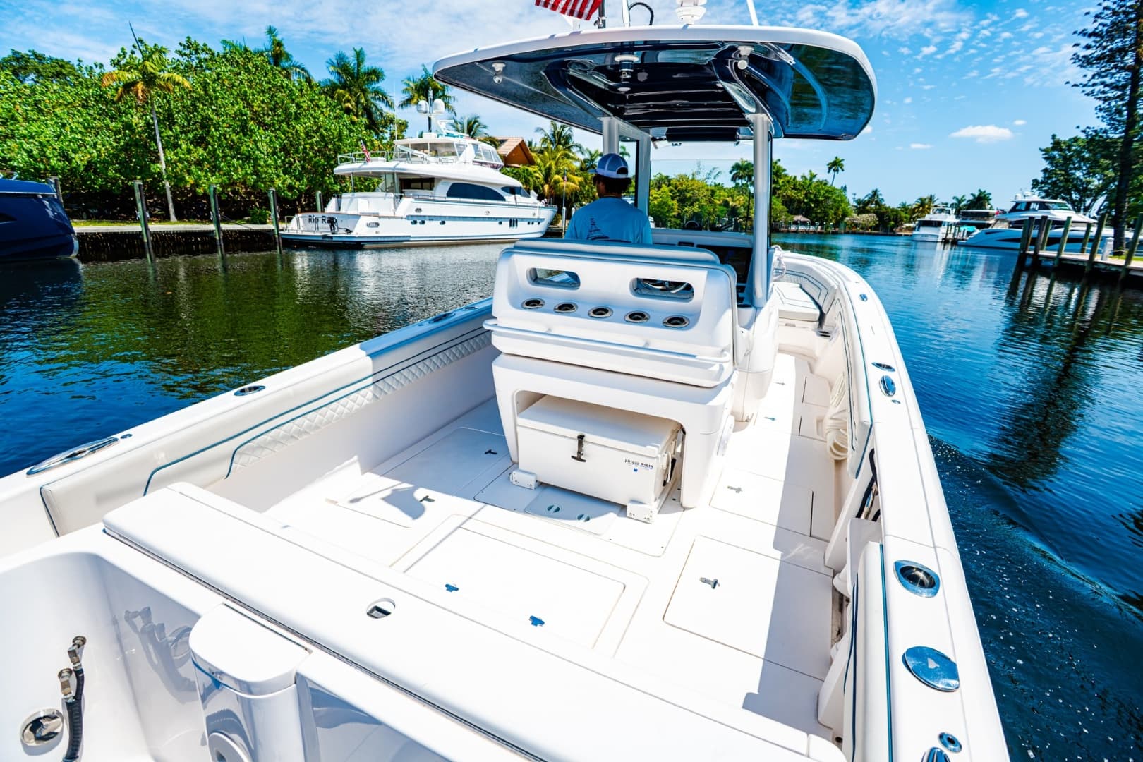 2018 Intrepid 327