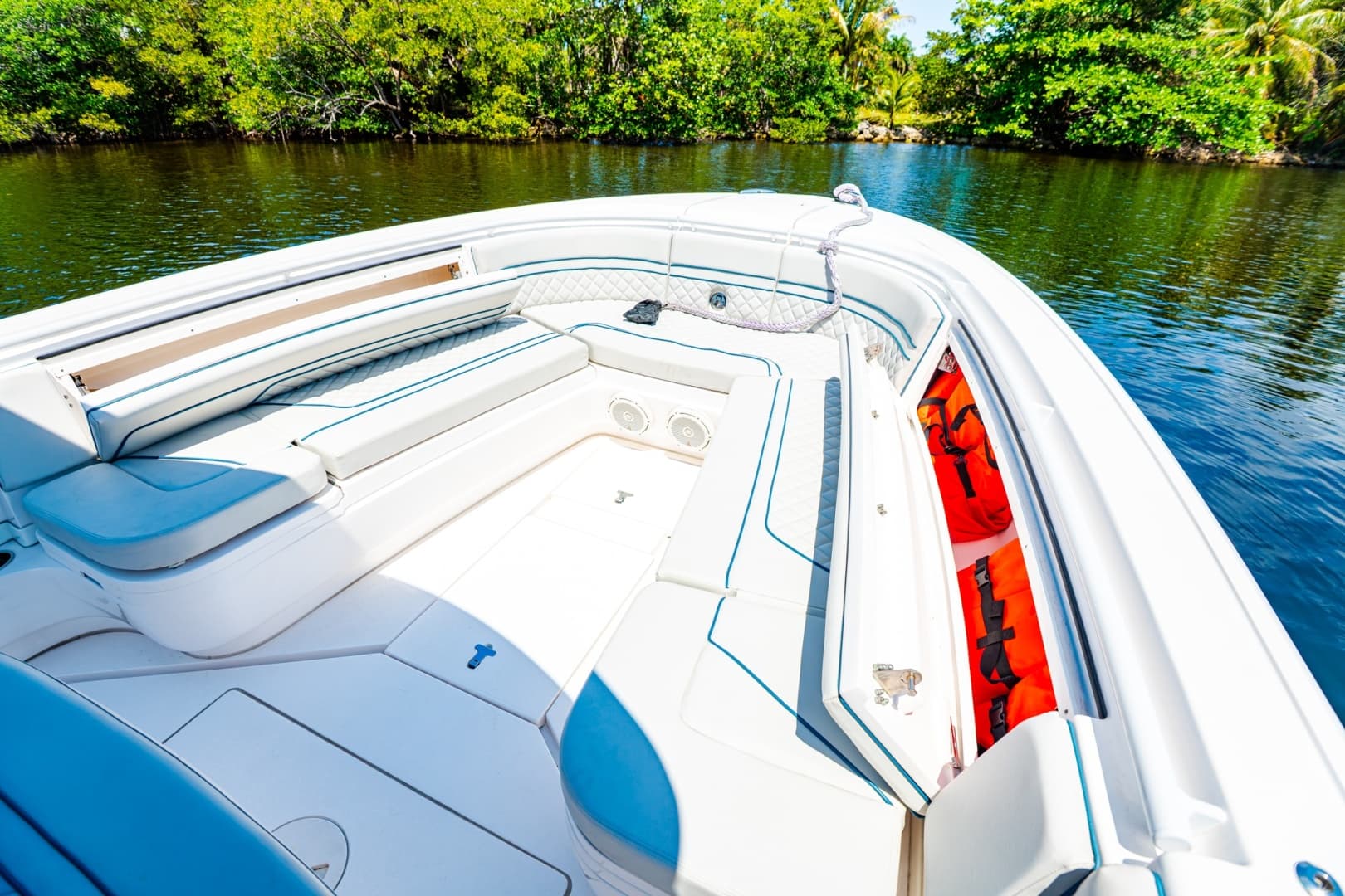 2018 Intrepid 327