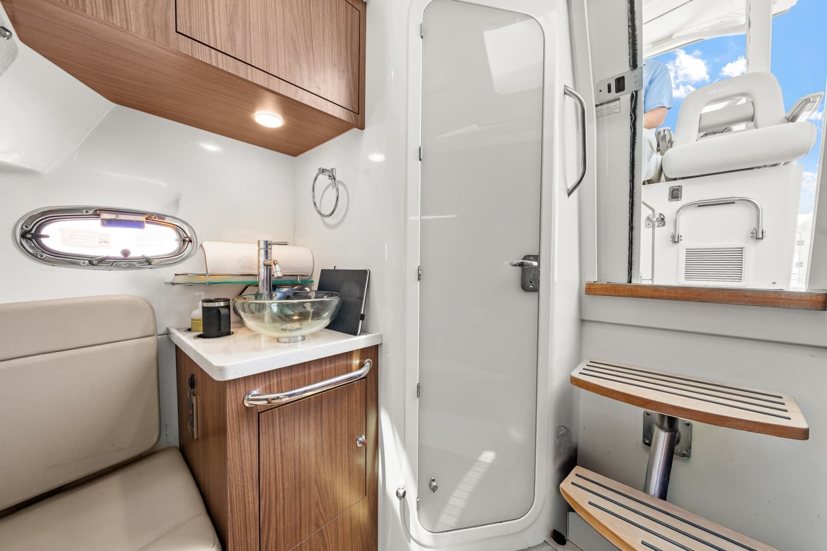 2018 Boston Whaler 380 Outrage