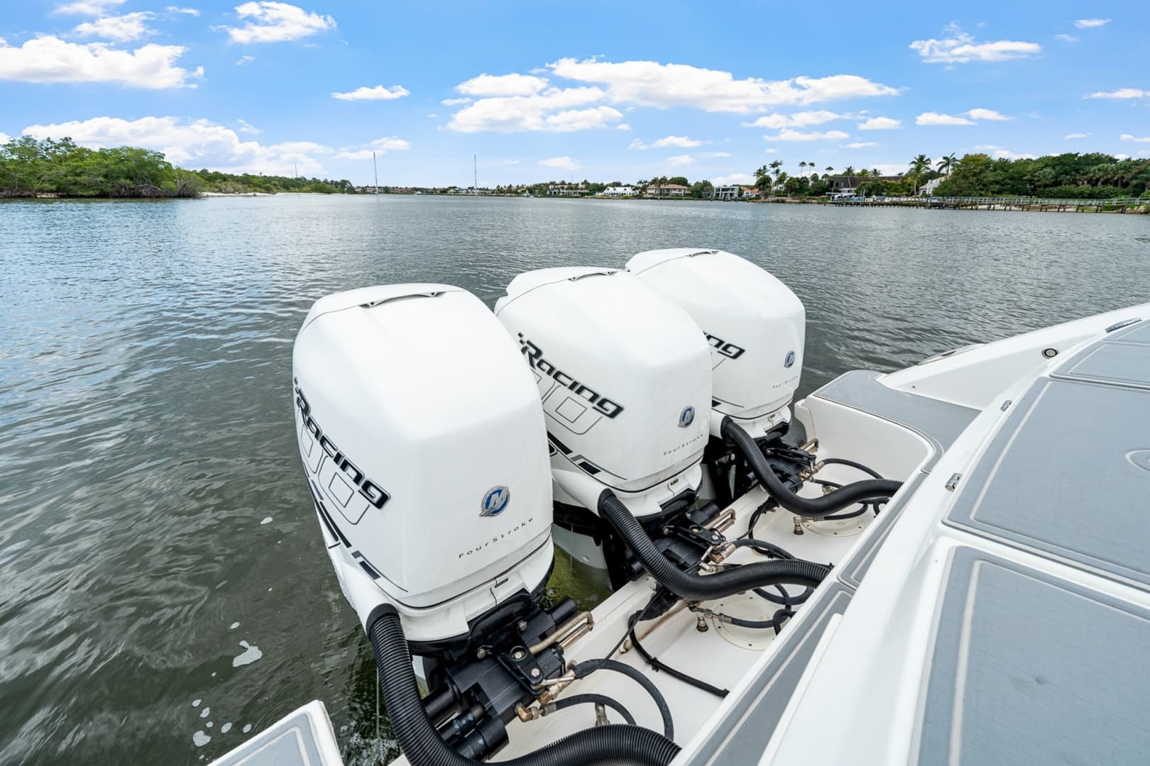 2018 Boston Whaler 380 Outrage