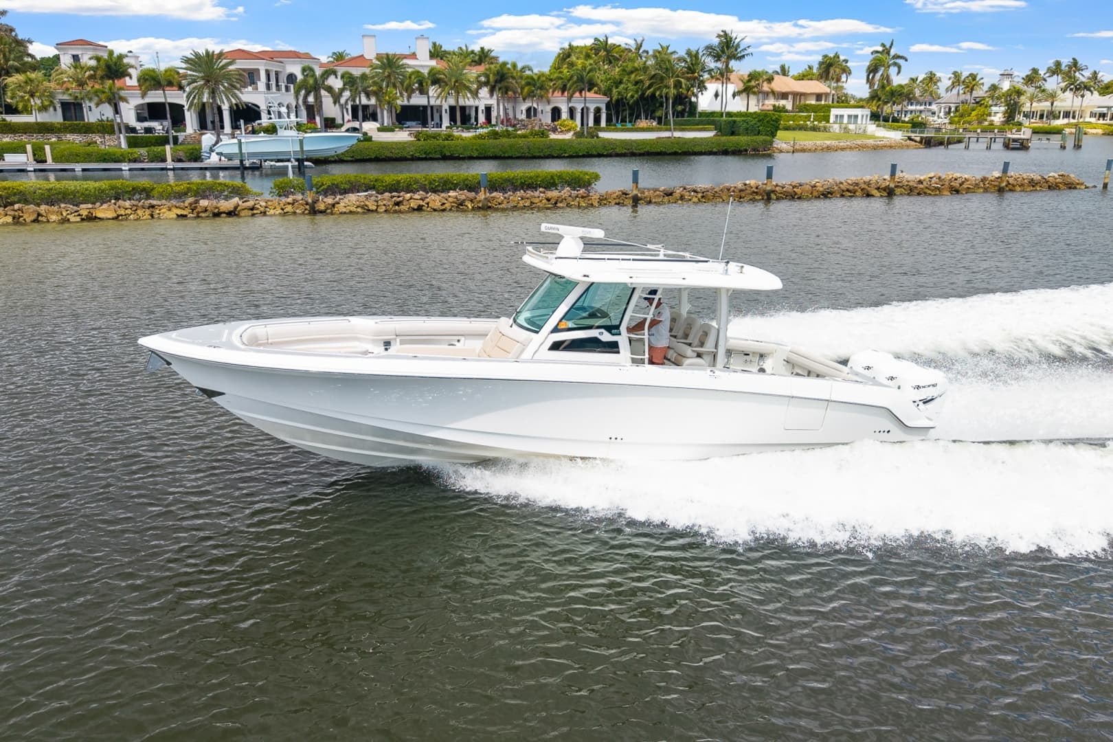 2018 Boston Whaler 380 Outrage