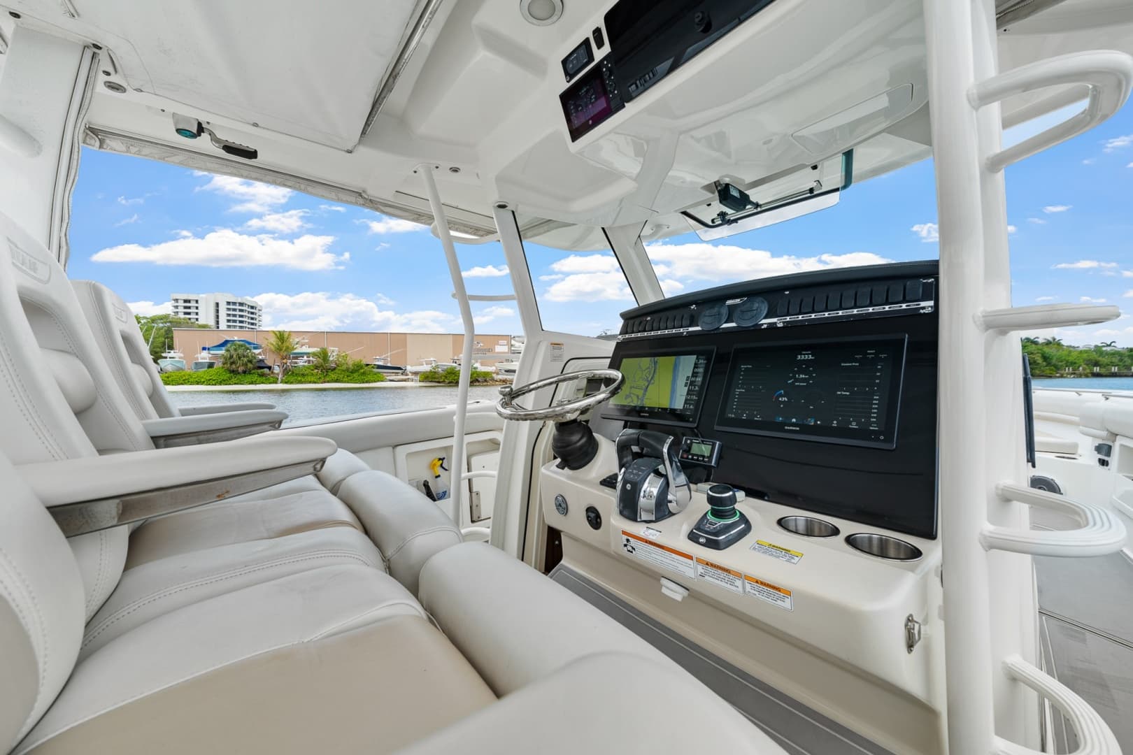 2018 Boston Whaler 380 Outrage