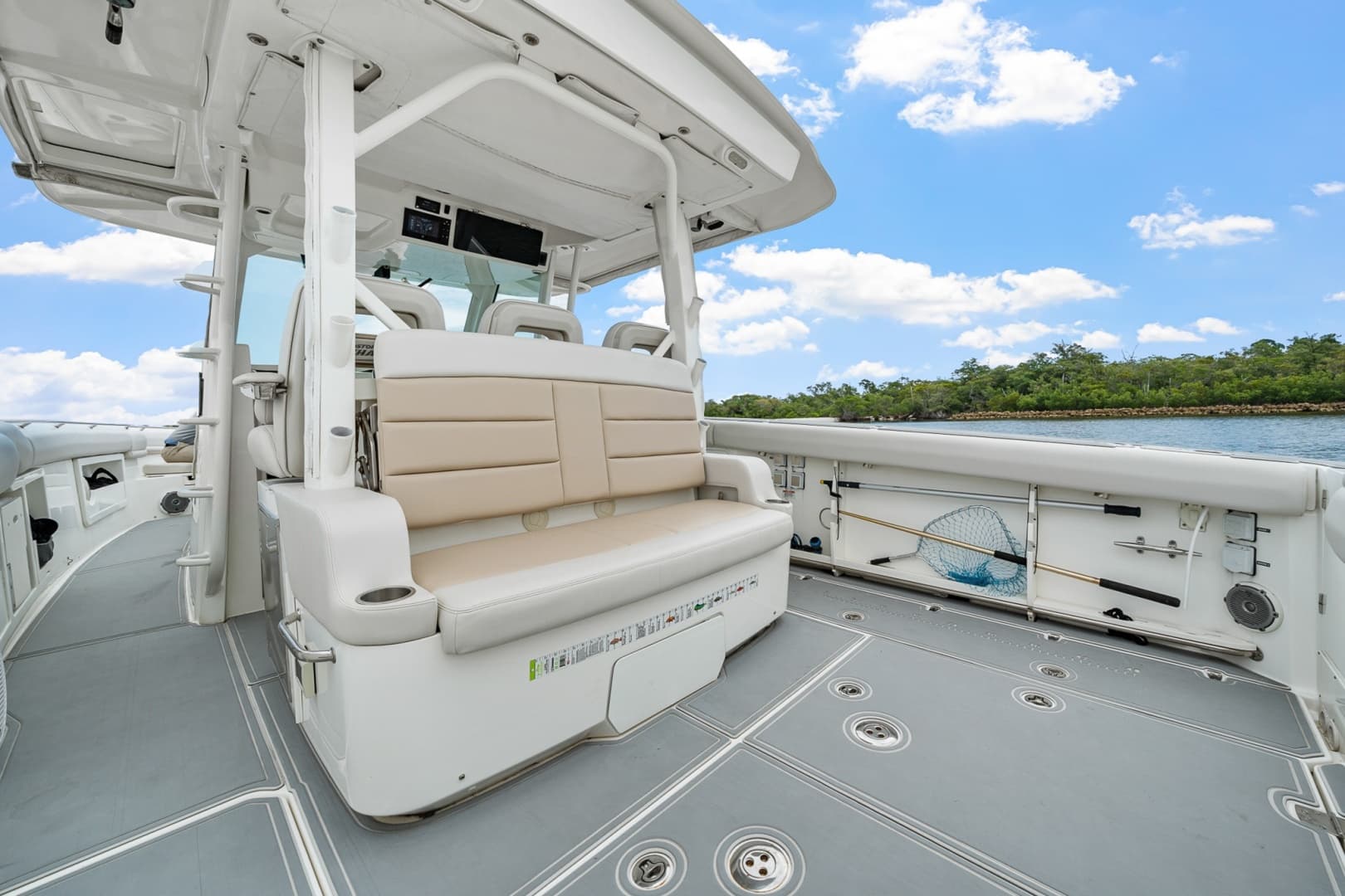 2018 Boston Whaler 380 Outrage
