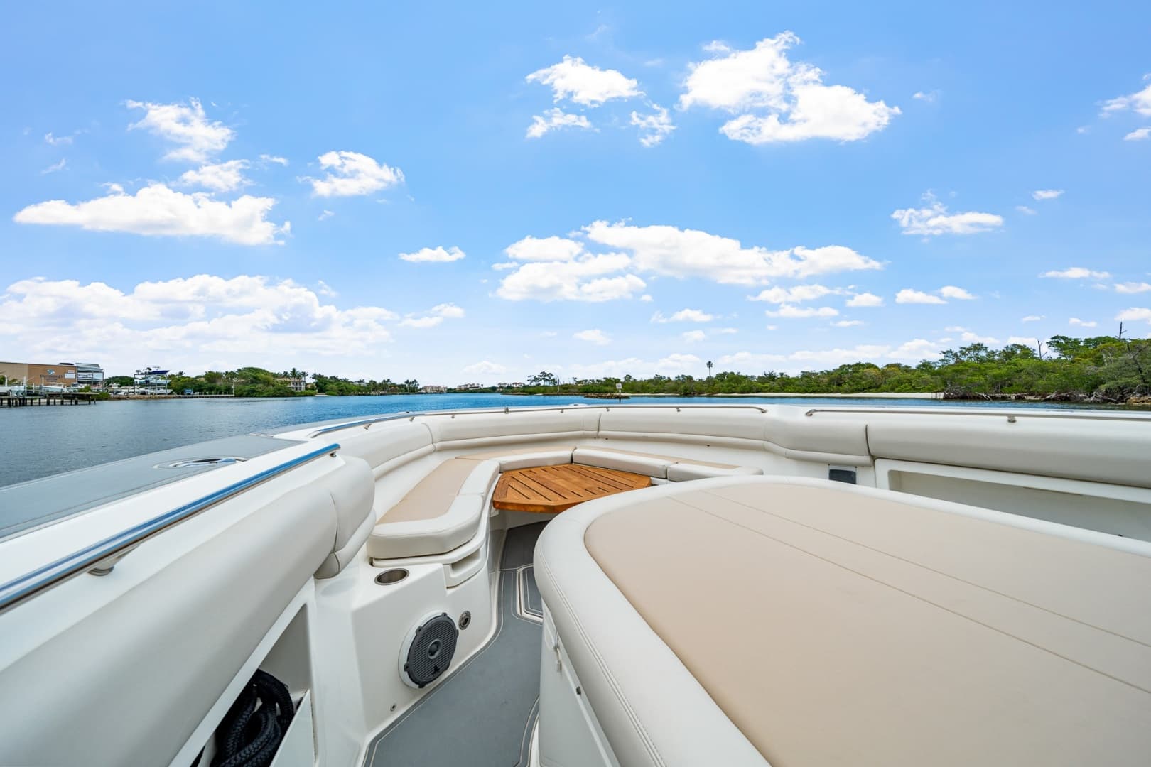 2018 Boston Whaler 380 Outrage