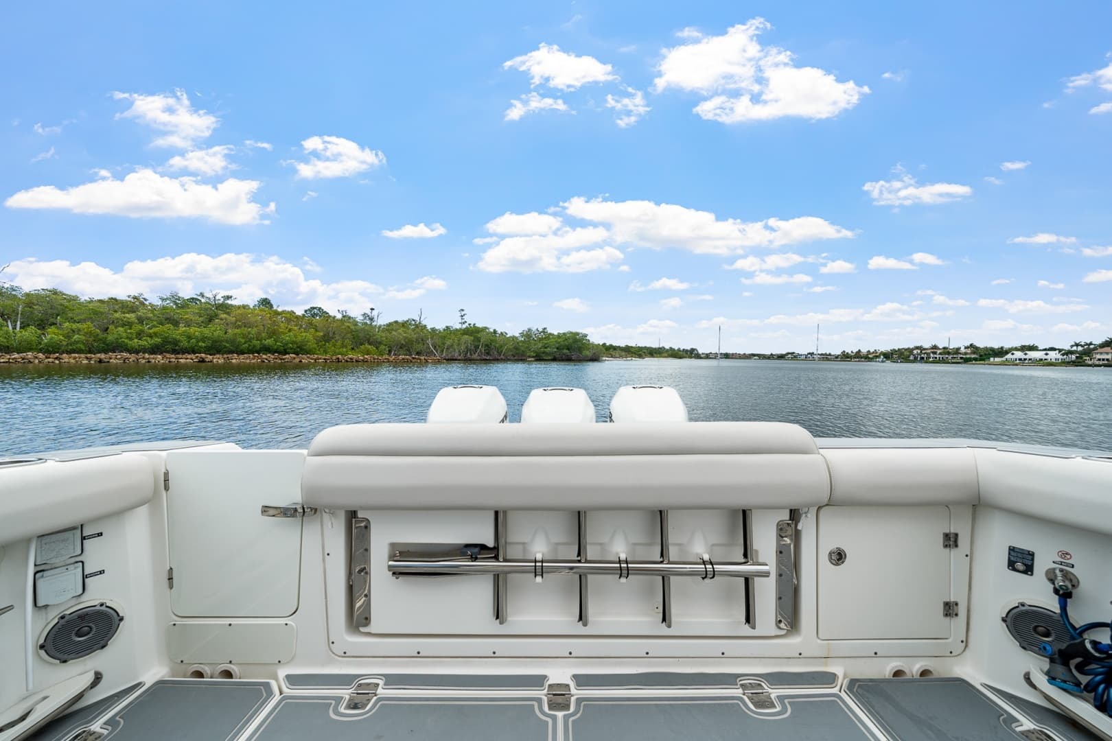 2018 Boston Whaler 380 Outrage