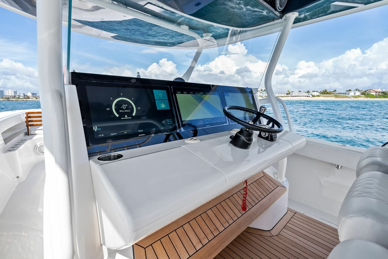 2020 Jupiter 43 SF MENACE Helm