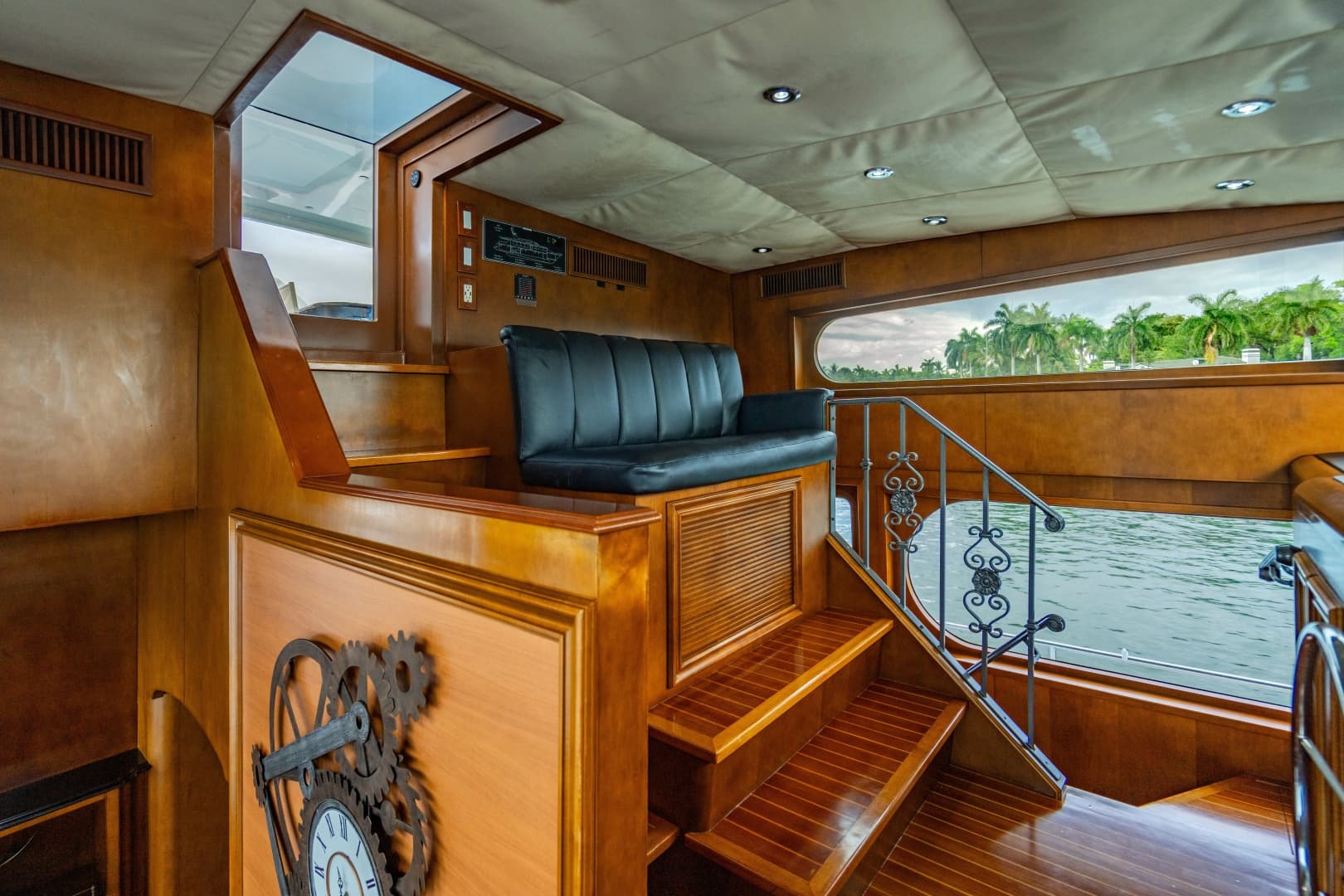 2006 Broward Raised Pilothouse