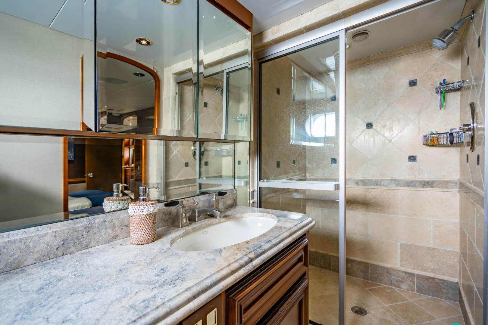 2006 Broward Raised Pilothouse