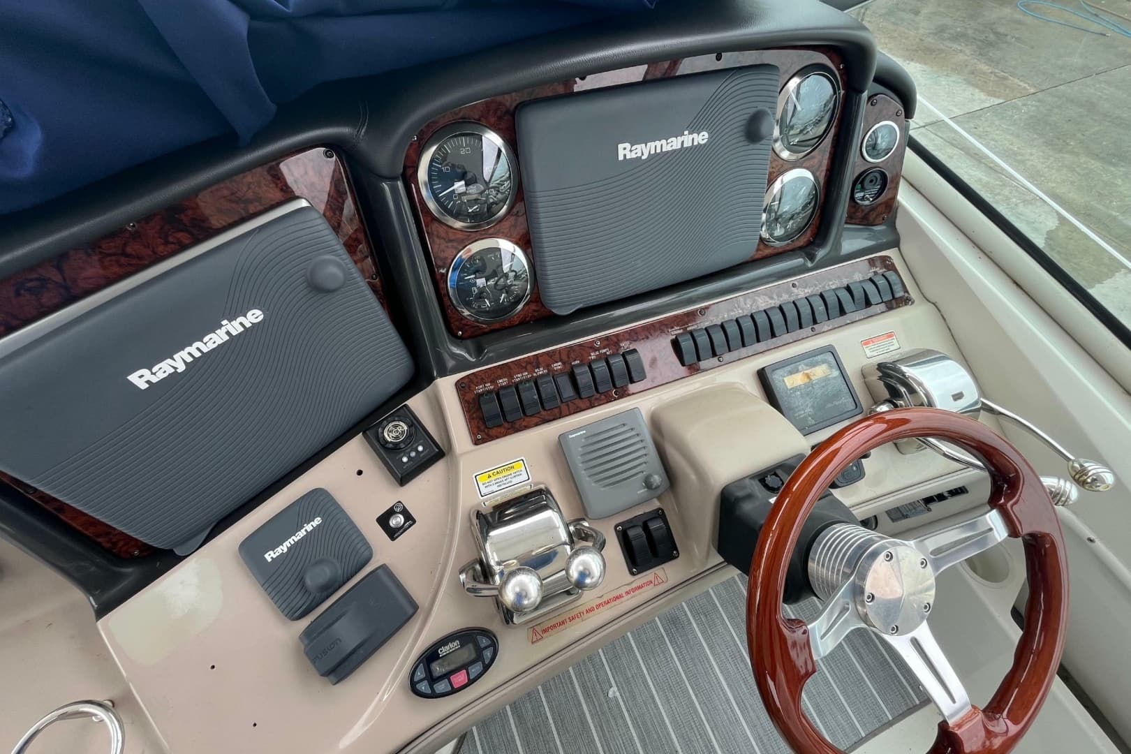 2004 Sea Ray 420 Sundancer