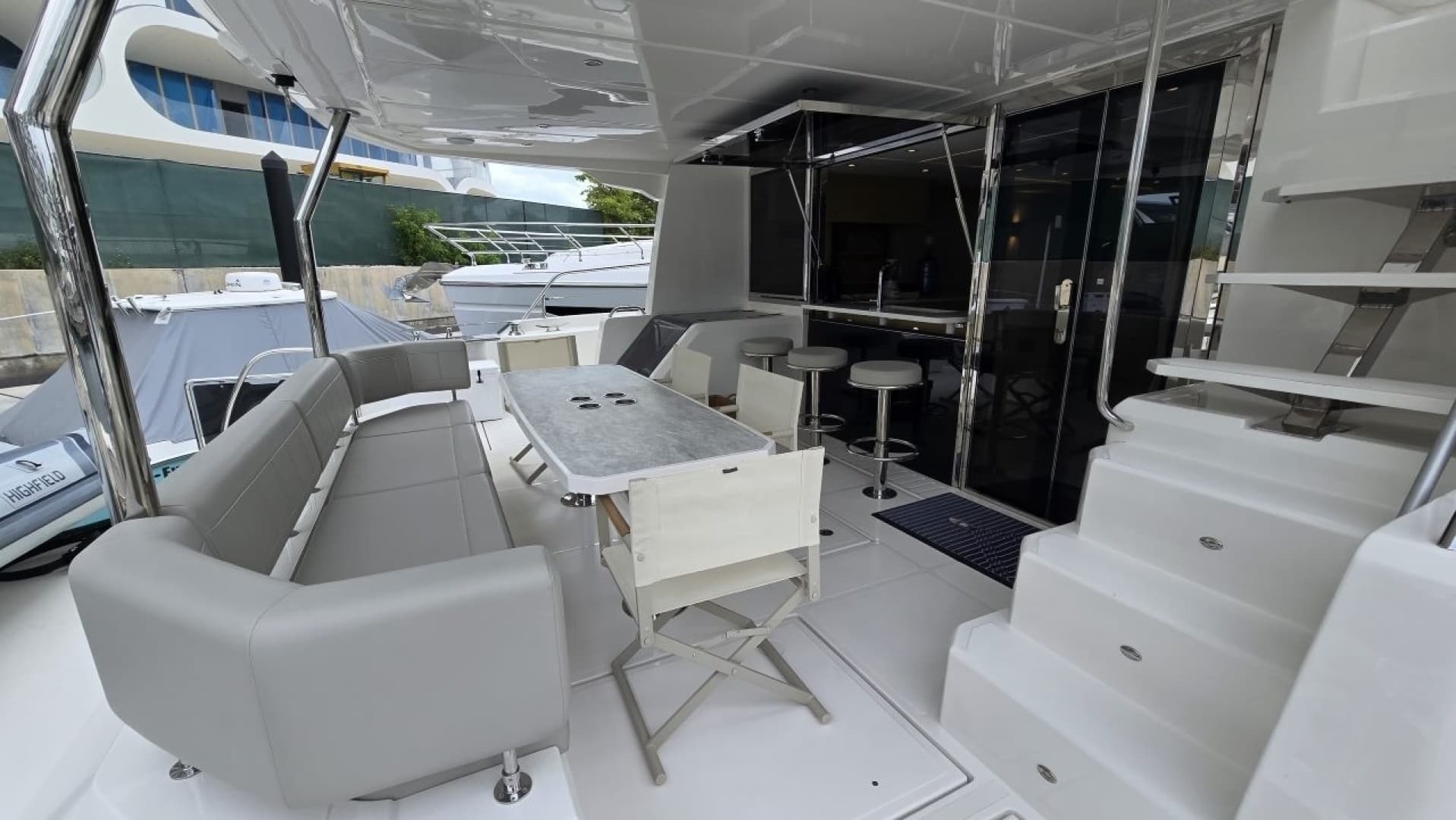 2025 Aquila 54 YACHT