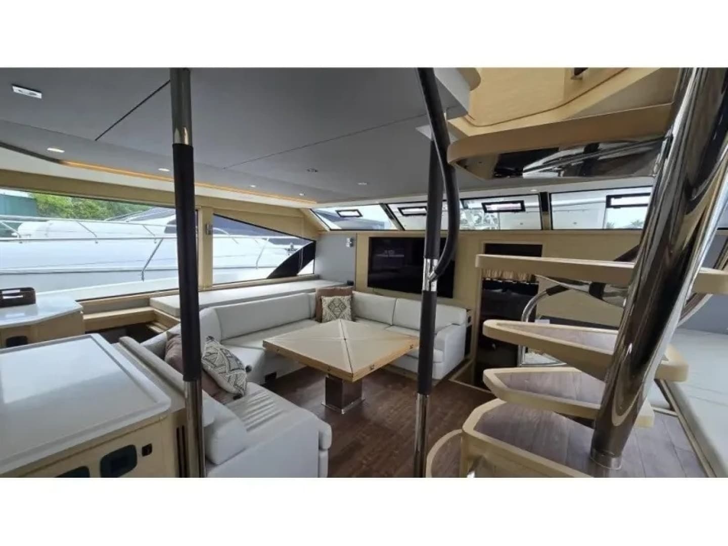 2025 Aquila 54 YACHT