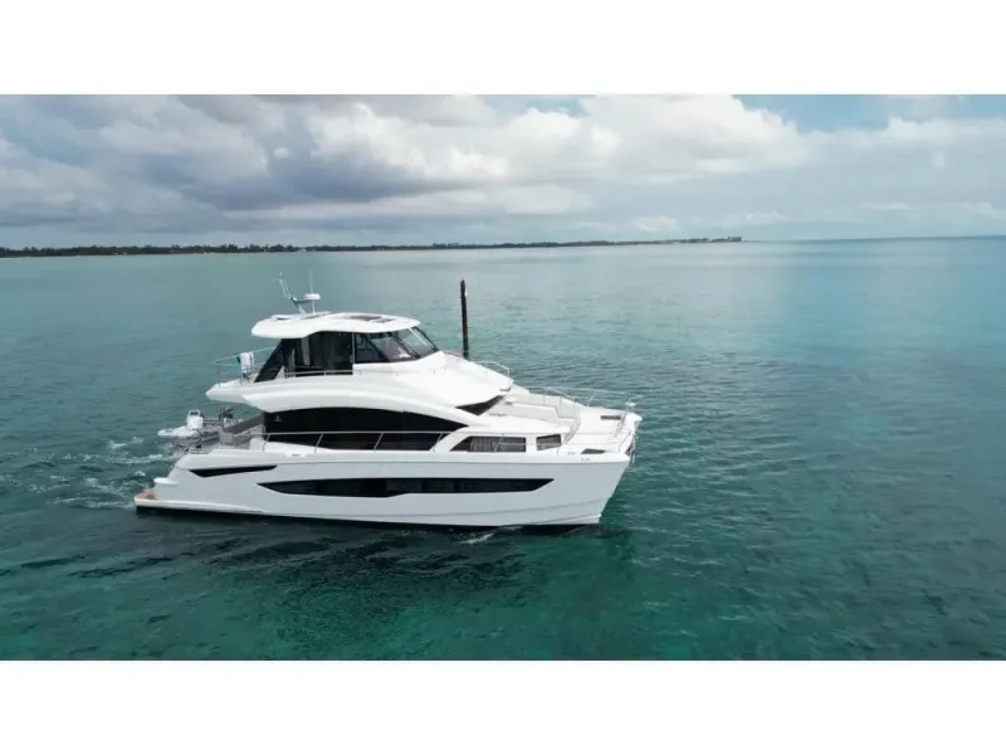 2025 Aquila 54 YACHT