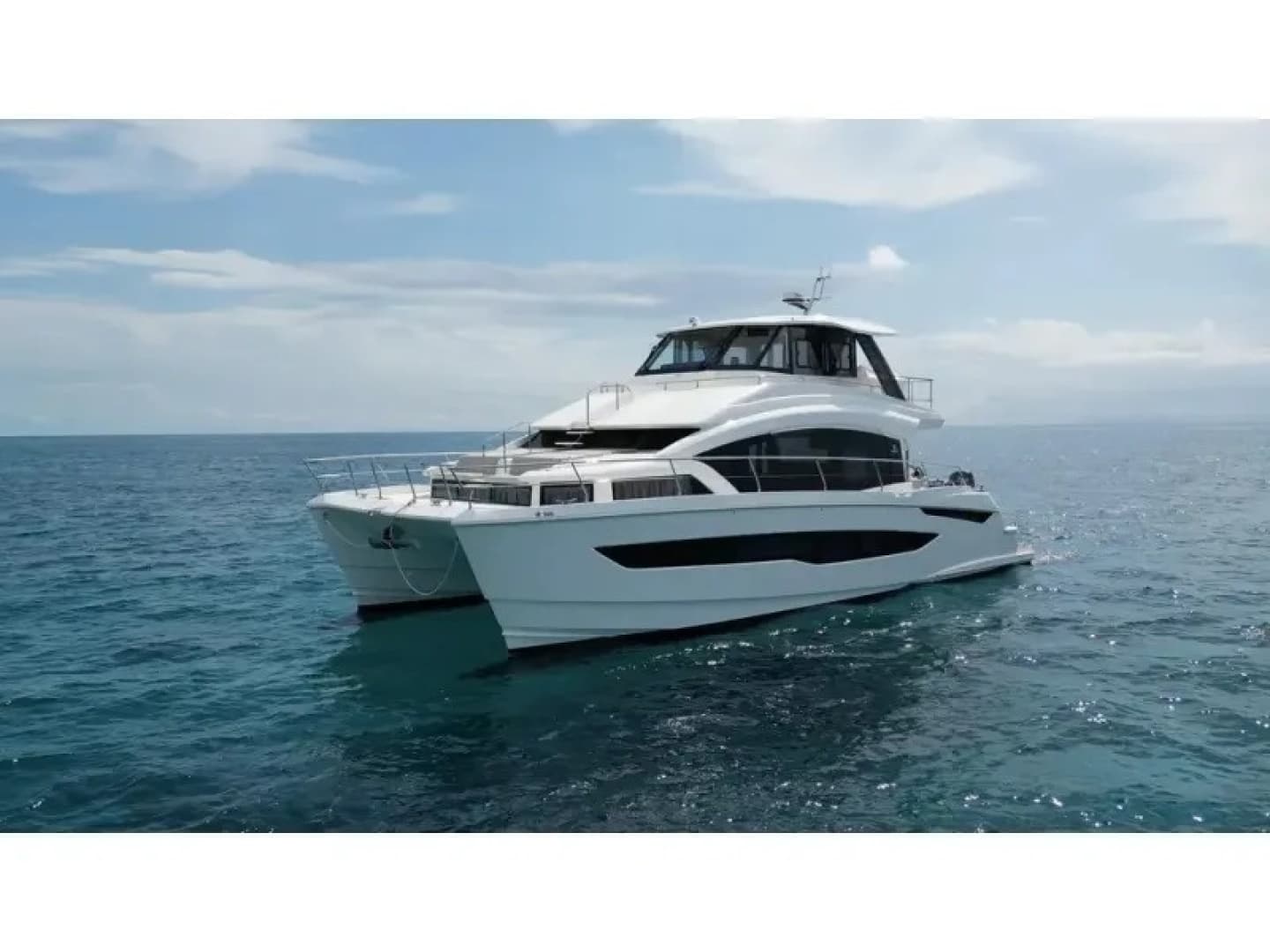 2025 Aquila 54 YACHT