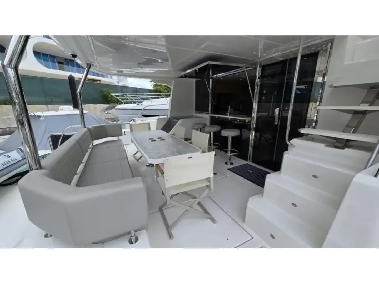 2025 Aquila 54 YACHT
