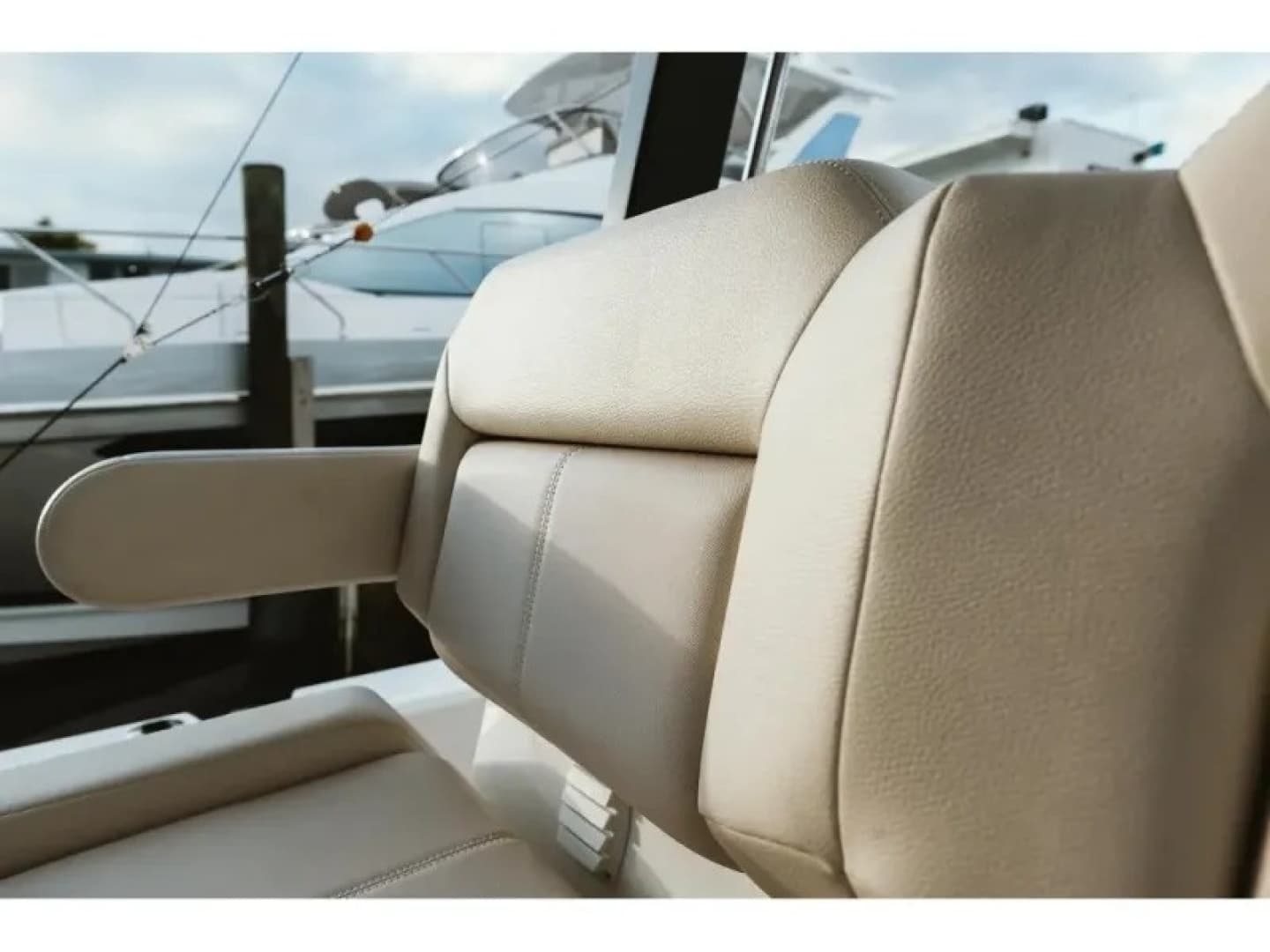 2022 Aquila 28 Molokai