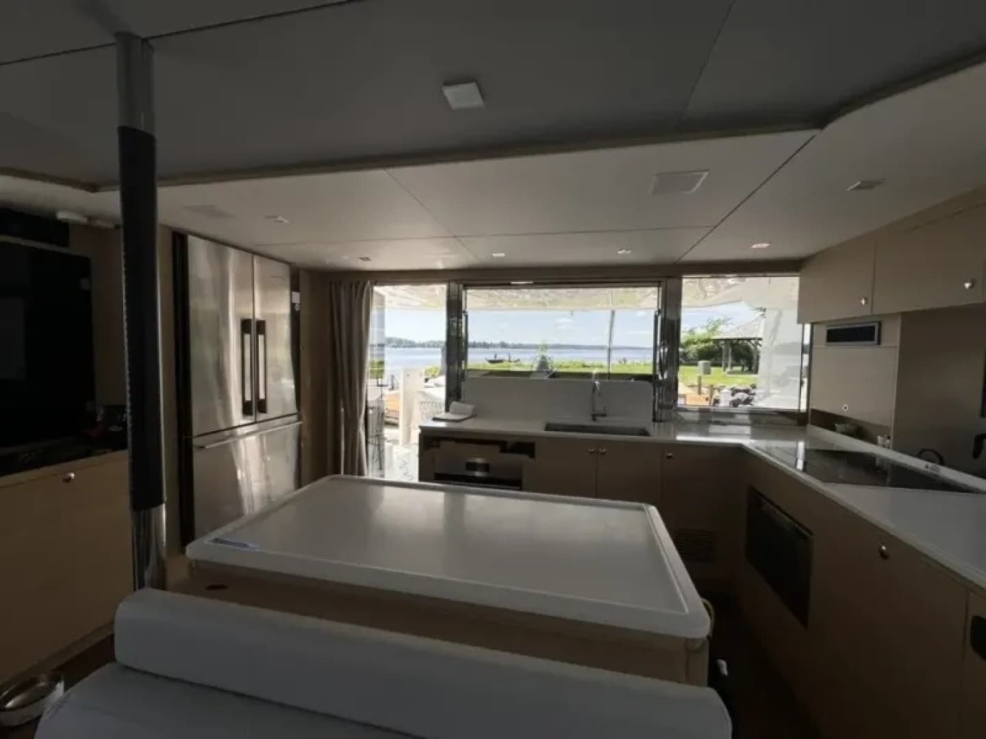 2024 Aquila 54 YACHT