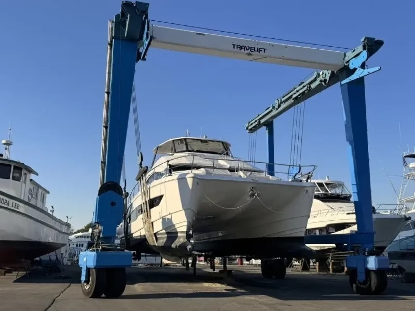 2024 Aquila 54 YACHT