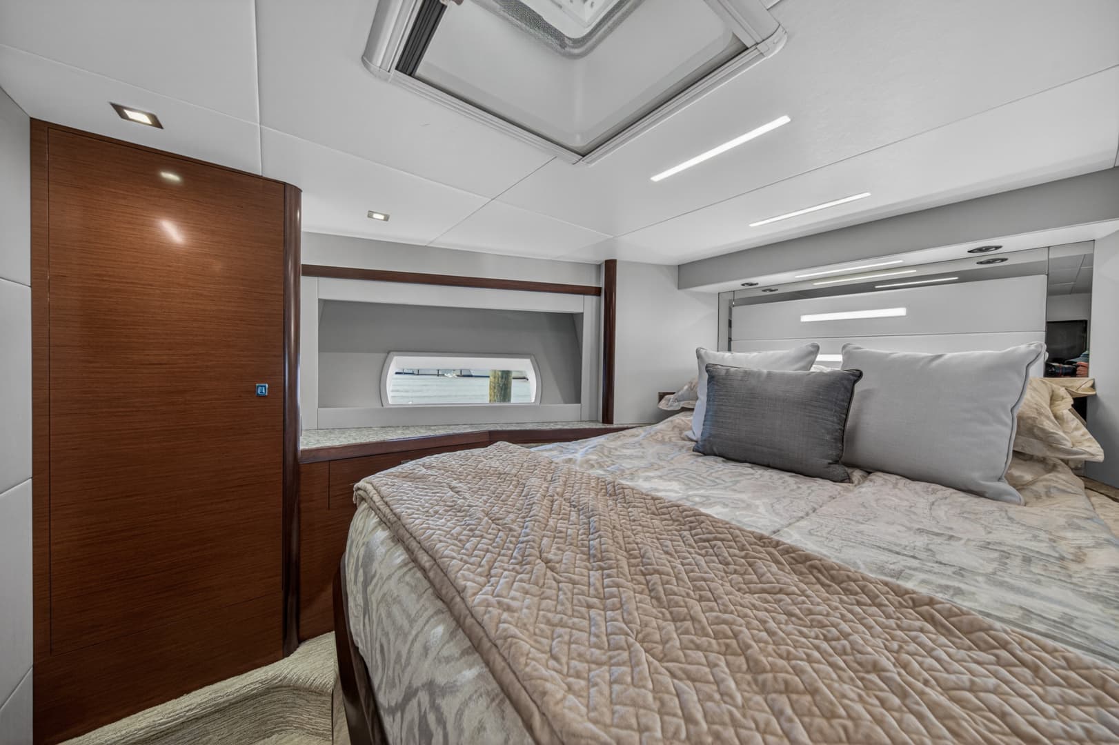 2021 Ocean Alexander 70E