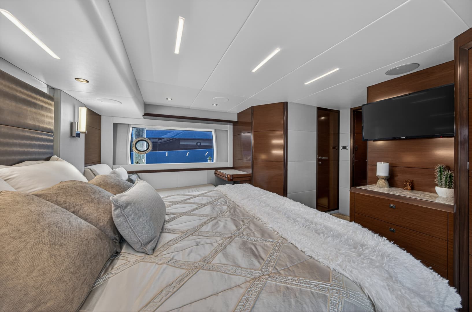 2021 Ocean Alexander 70E