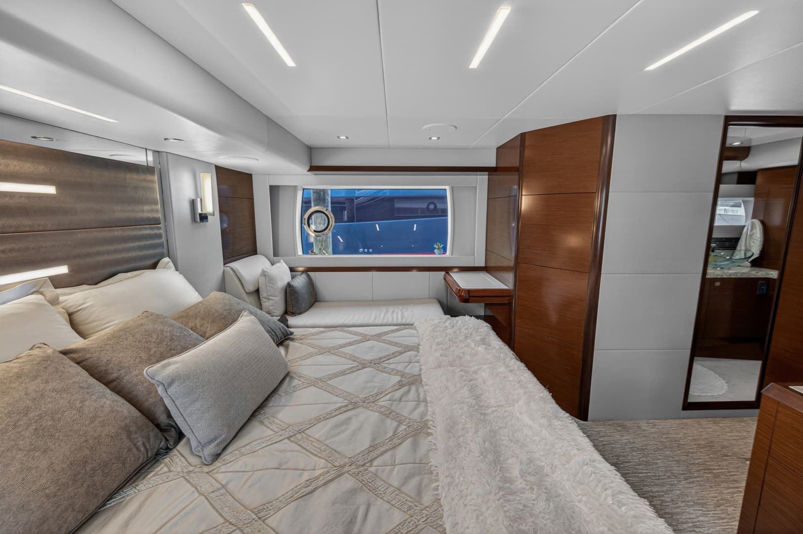 2021 Ocean Alexander 70E
