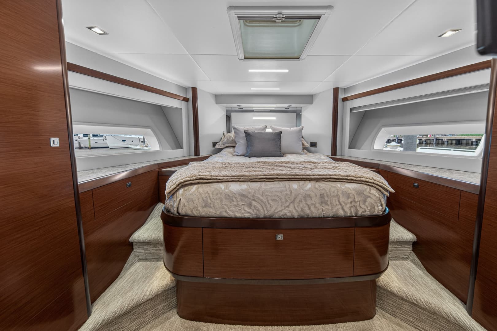 2021 Ocean Alexander 70E