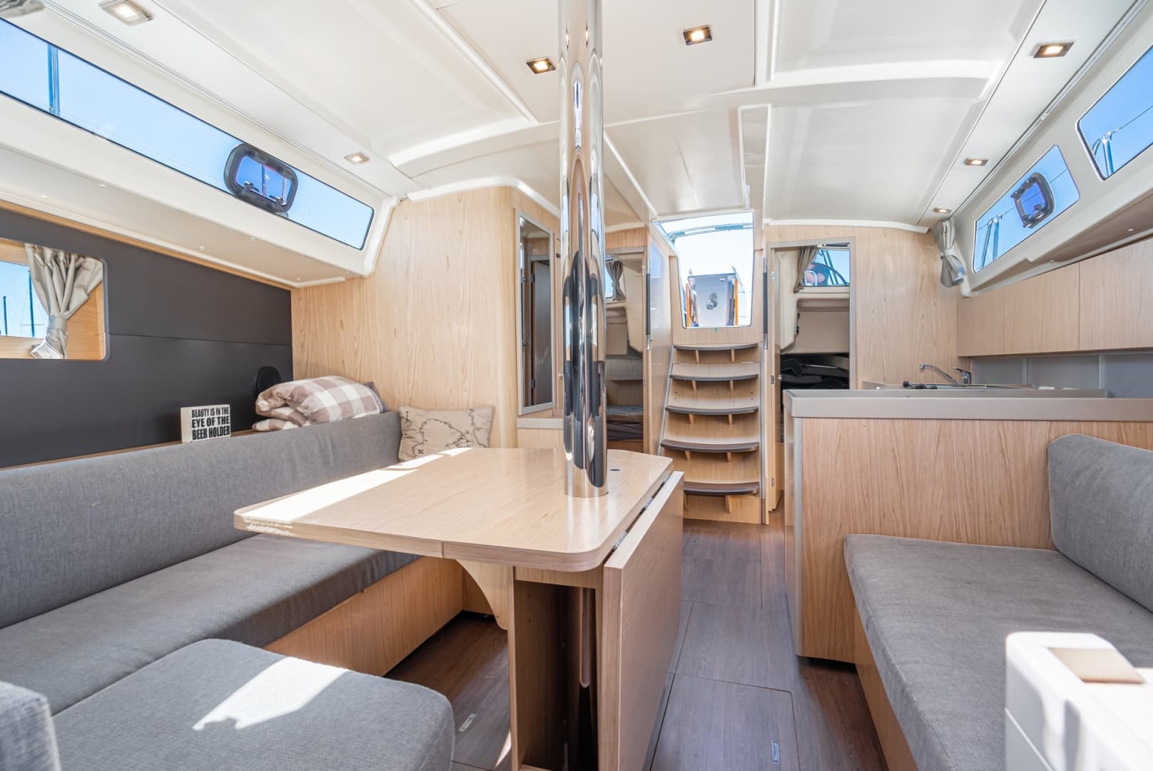 2018 Beneteau Oceanis 41.1