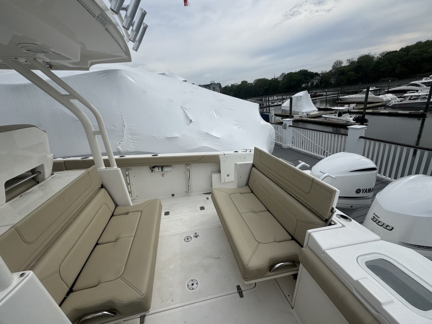 2019 Pursuit S 328 Sport
