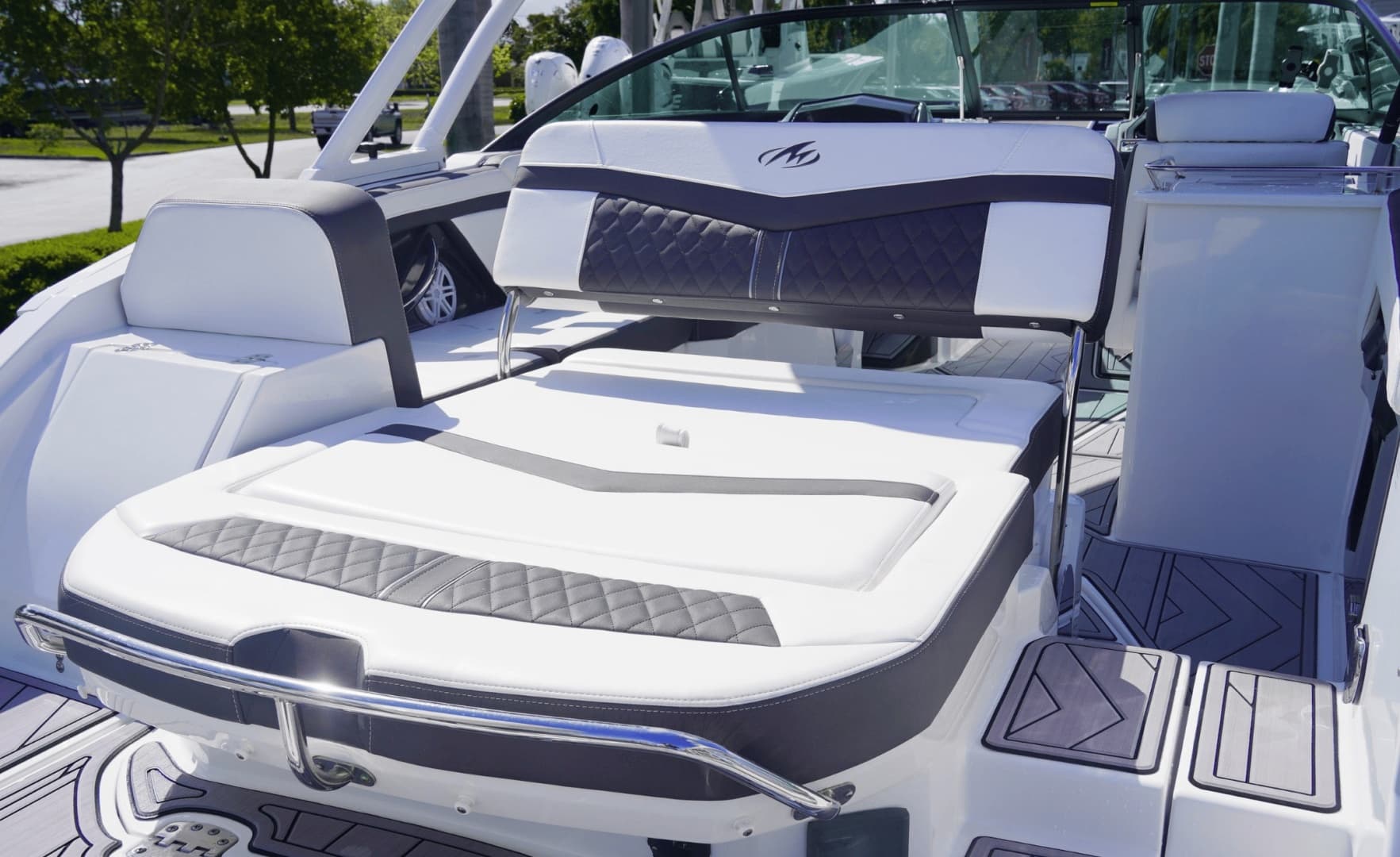 2023 Monterey 255SS