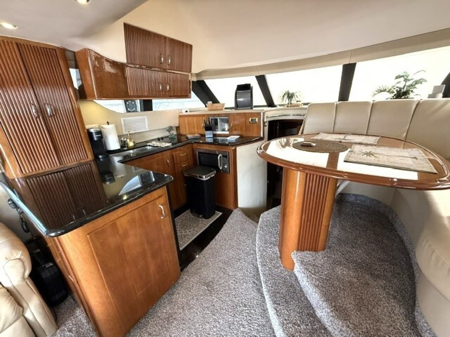 2005 Carver 46 Voyager
