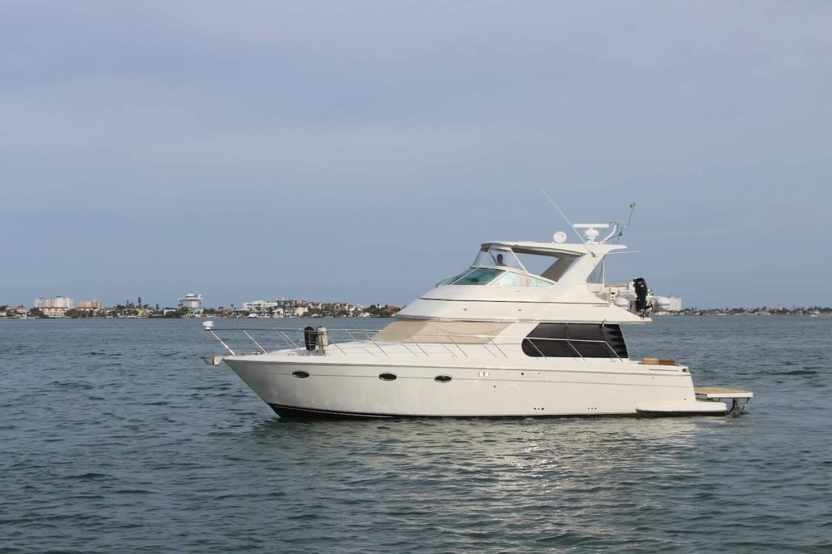 2005 Carver 46 Voyager