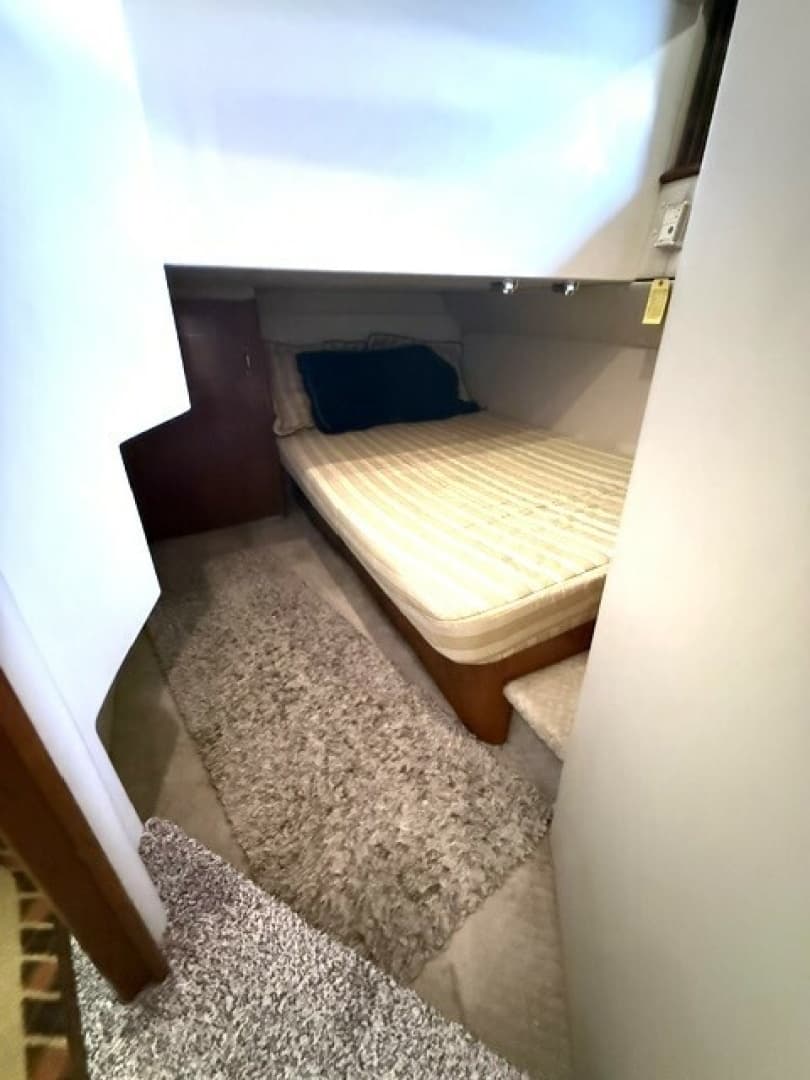 2005 Carver 46 Voyager