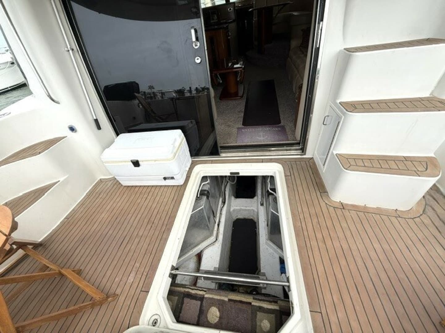 2005 Carver 46 Voyager