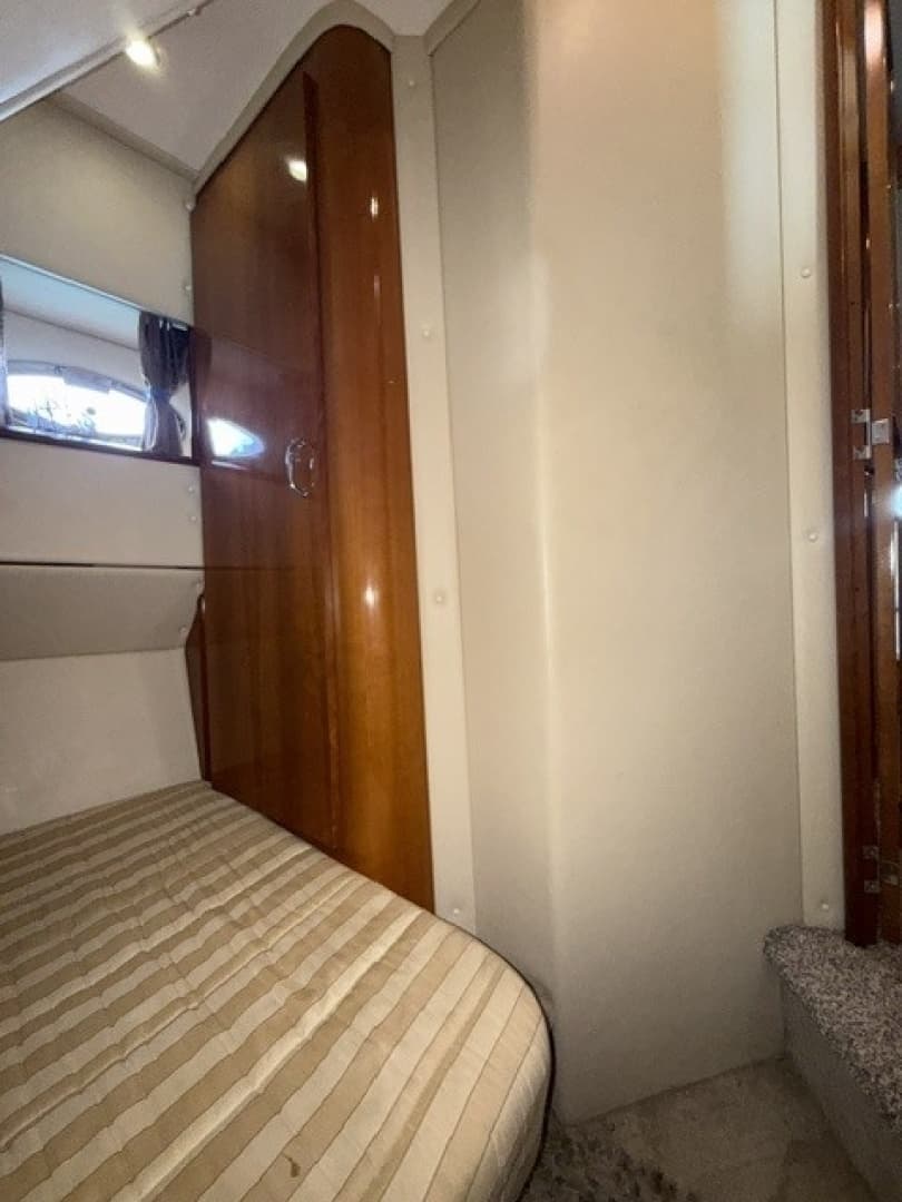 2005 Carver 46 Voyager