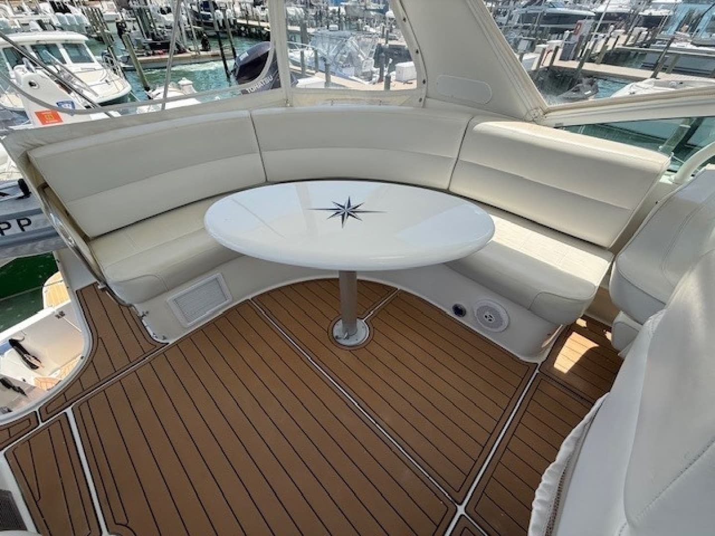2005 Carver 46 Voyager