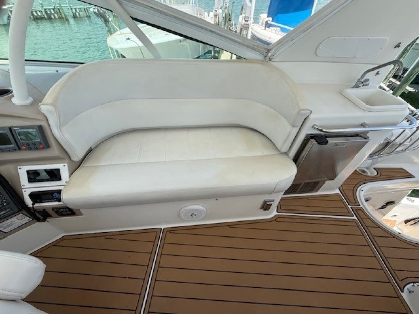 2005 Carver 46 Voyager