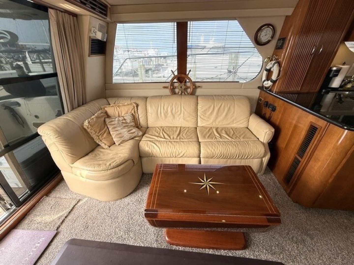 2005 Carver 46 Voyager