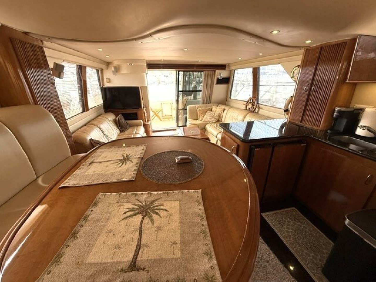 2005 Carver 46 Voyager
