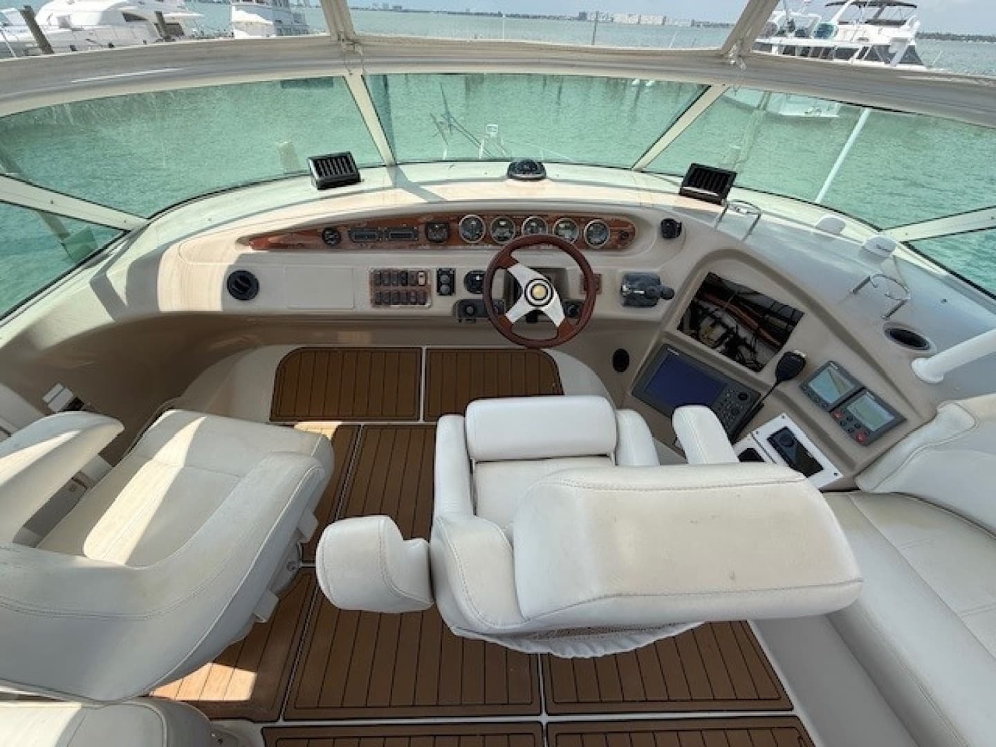 2005 Carver 46 Voyager