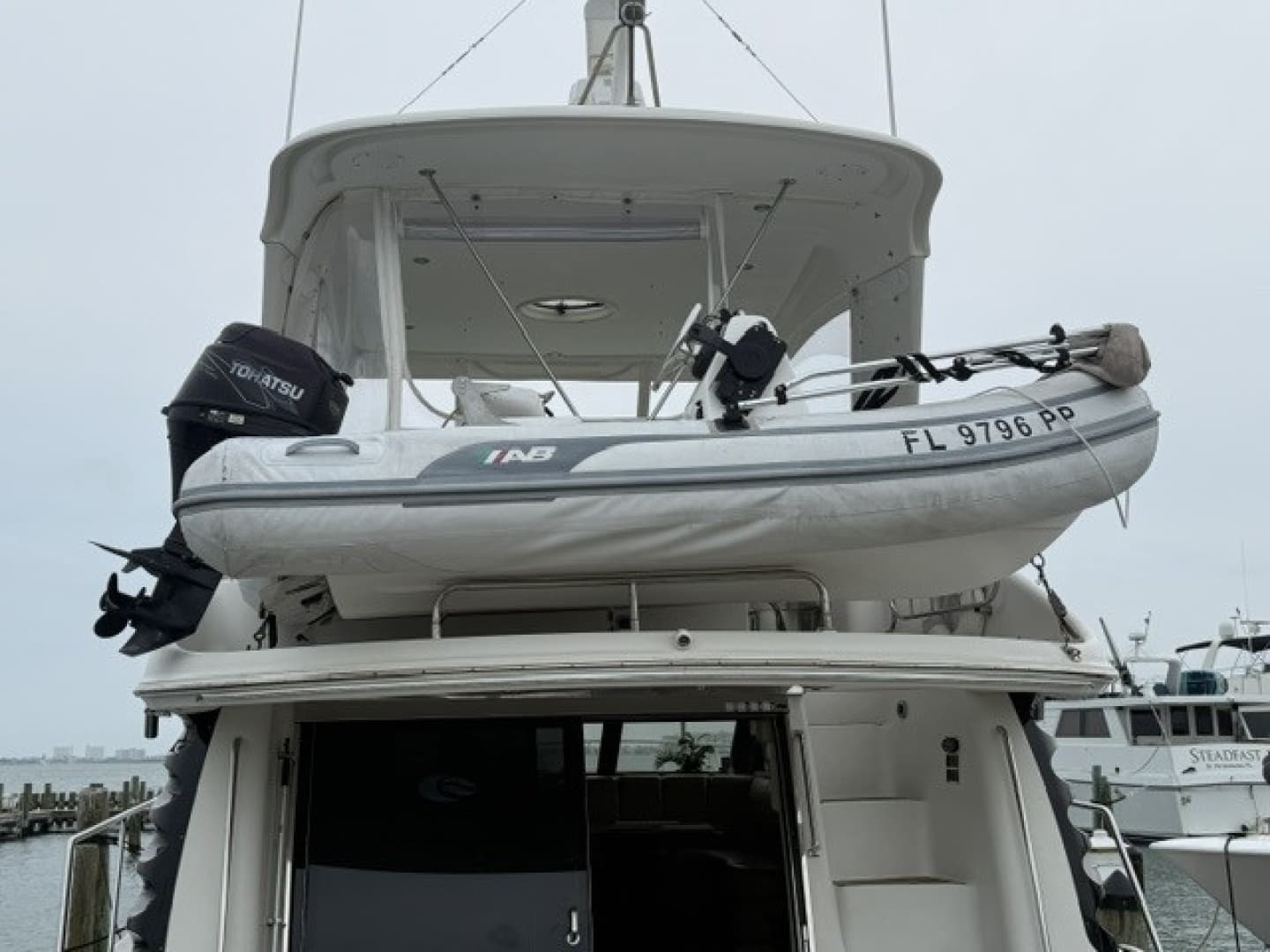2005 Carver 46 Voyager