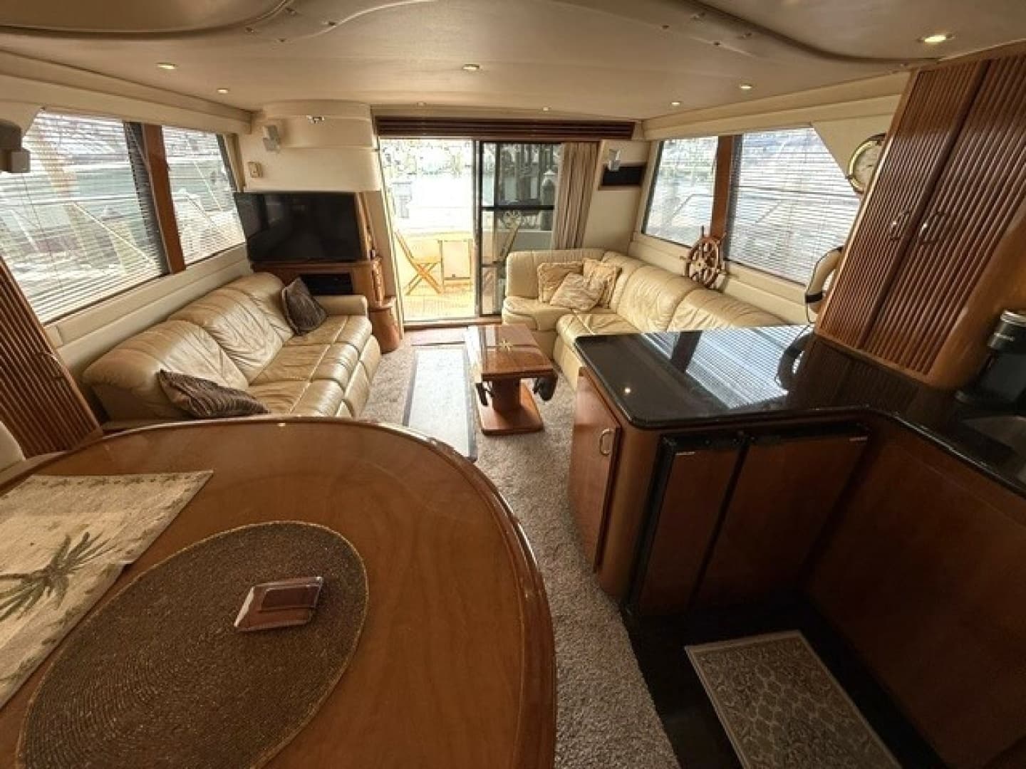 2005 Carver 46 Voyager