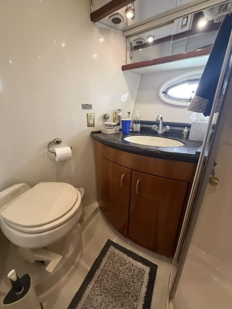 2005 Carver 46 Voyager