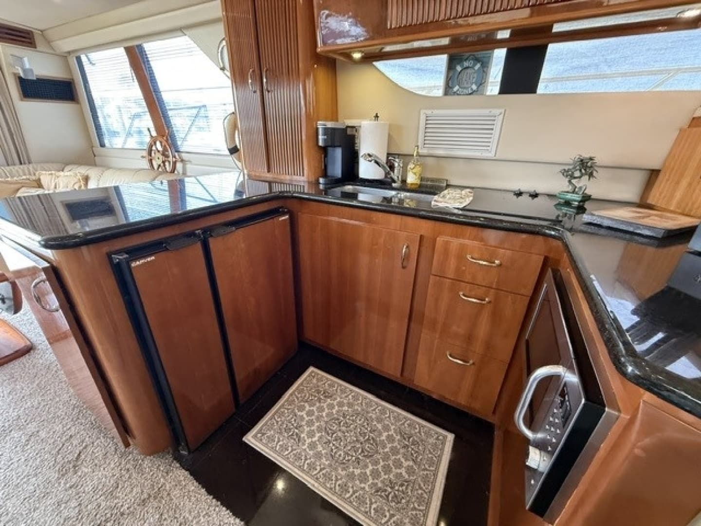 2005 Carver 46 Voyager